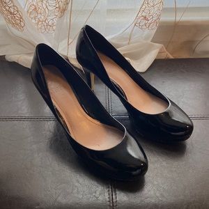 EUC Vince Camuto Heels